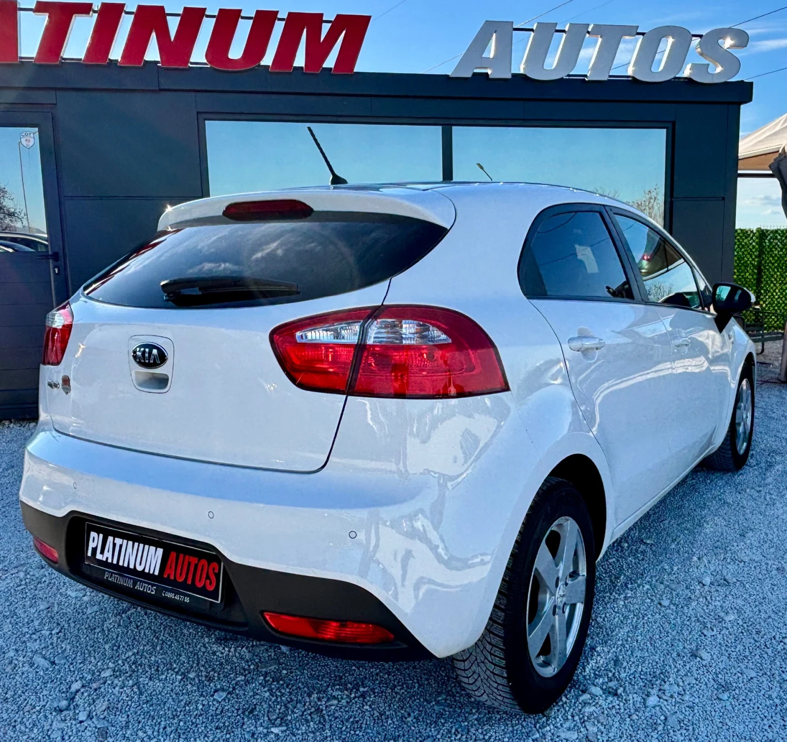 Kia Rio 1.4I/ПОДГРЕВ/ПАРКТРОНИК/6 СКОРОСТИ/2 КЛЮЧА, снимка 4 - Автомобили и джипове - 54119803