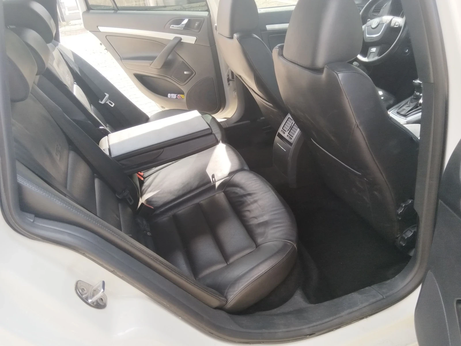 Skoda Octavia VRS / DSG, снимка 10 - Автомобили и джипове - 54366993