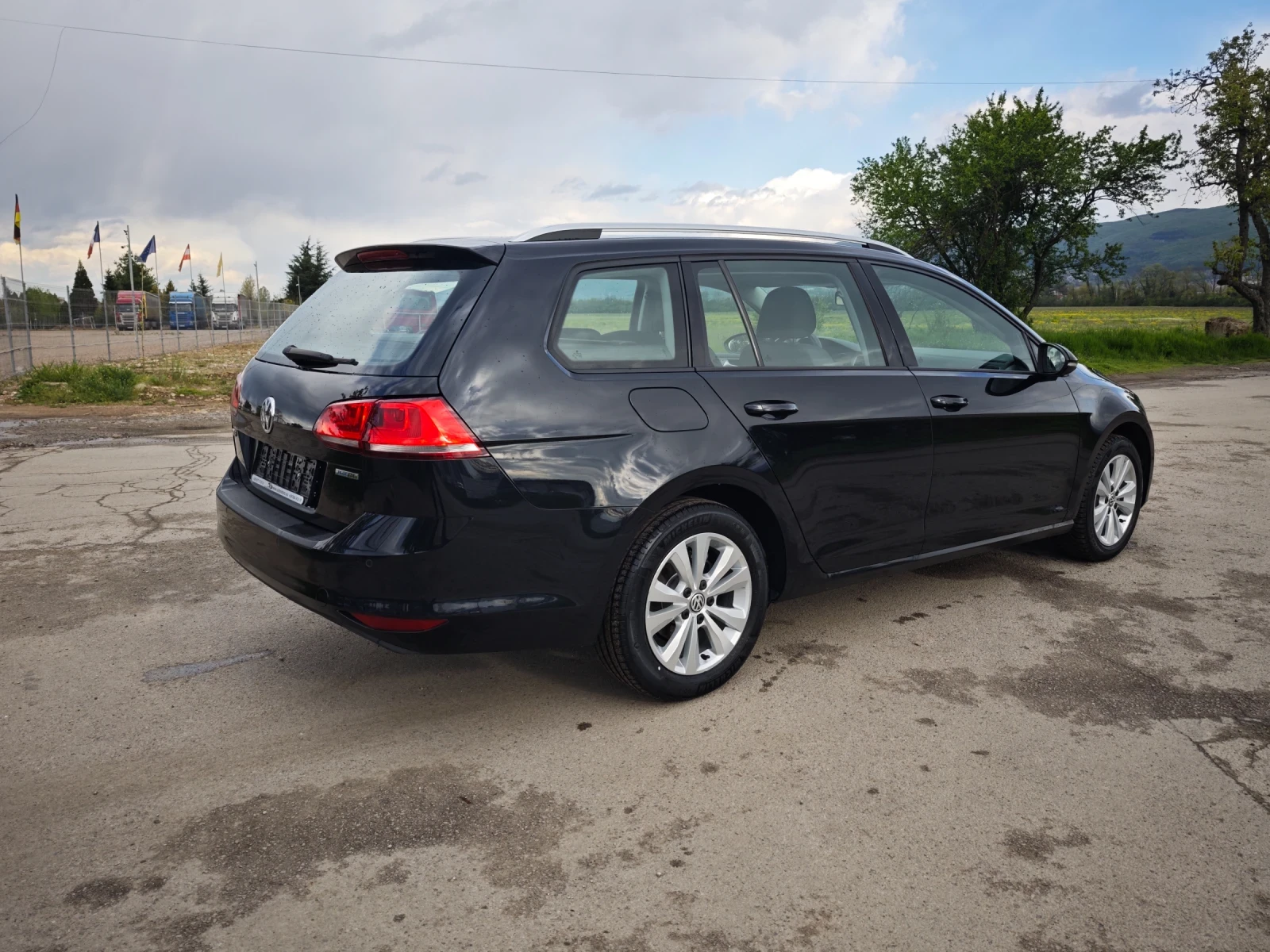 VW Golf 1.6TDI, снимка 6 - Автомобили и джипове - 54395650