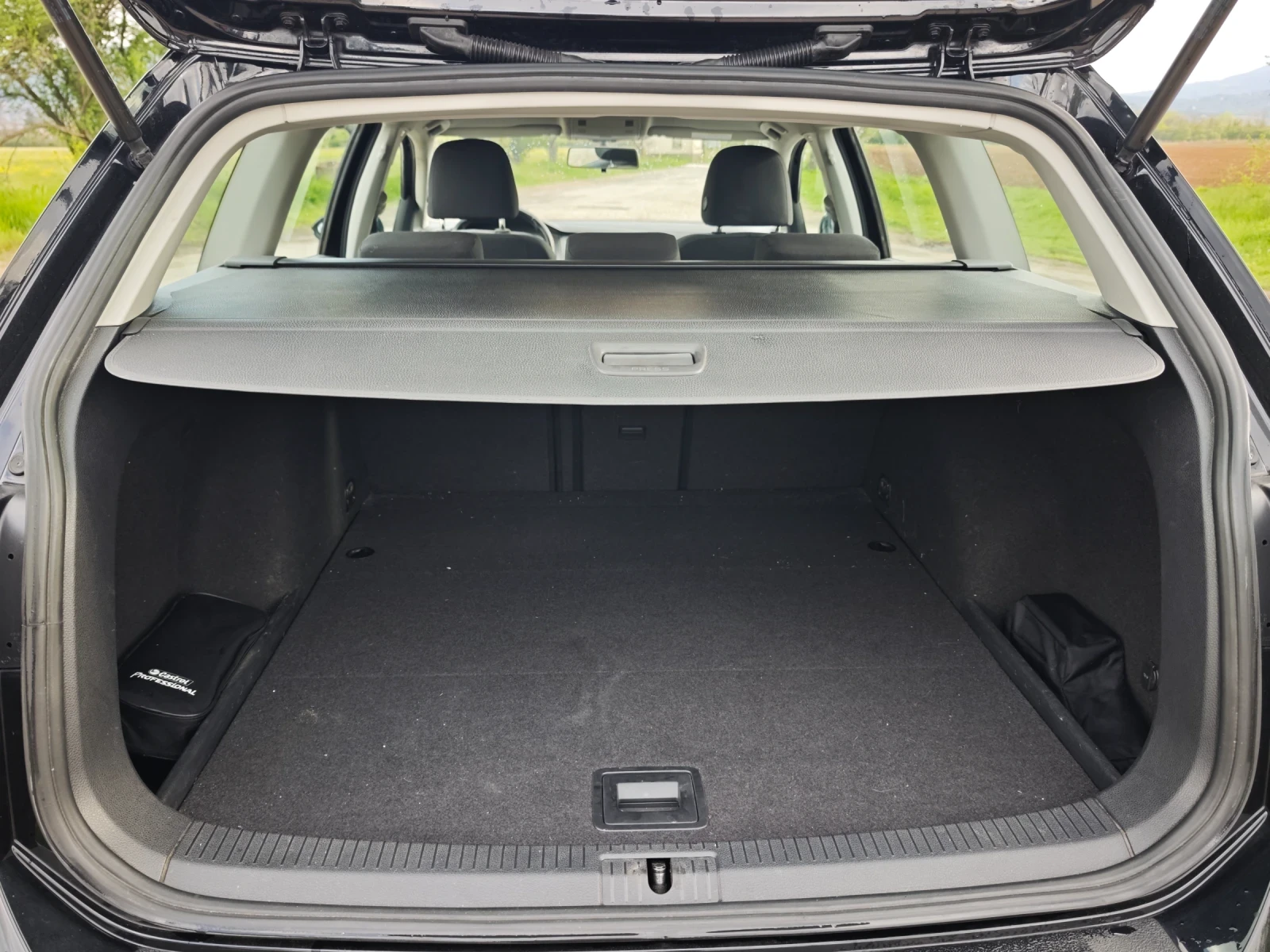 VW Golf 1.6TDI, снимка 14 - Автомобили и джипове - 54395650