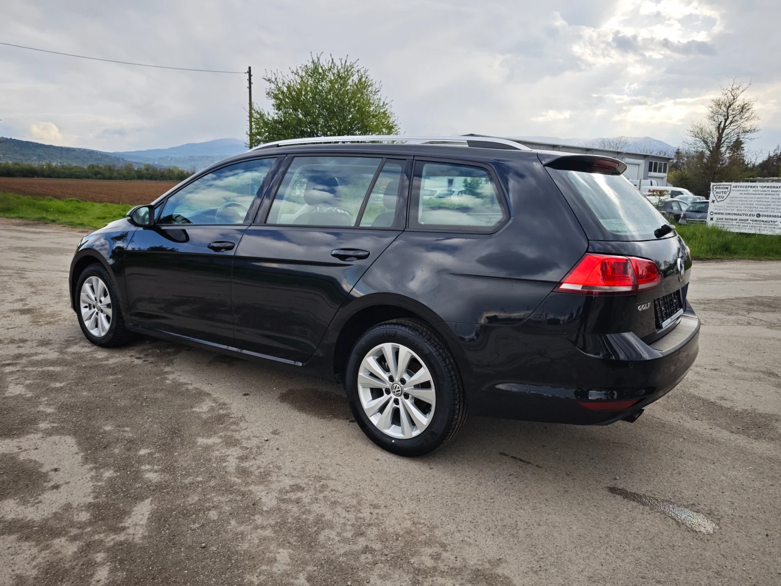 VW Golf 1.6TDI, снимка 4 - Автомобили и джипове - 54395650
