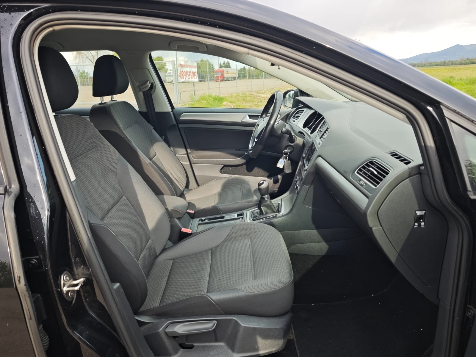 VW Golf 1.6TDI, снимка 12 - Автомобили и джипове - 54395650