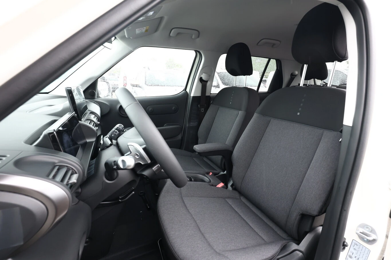 Hyundai Inster, снимка 4 - Автомобили и джипове - 54454721