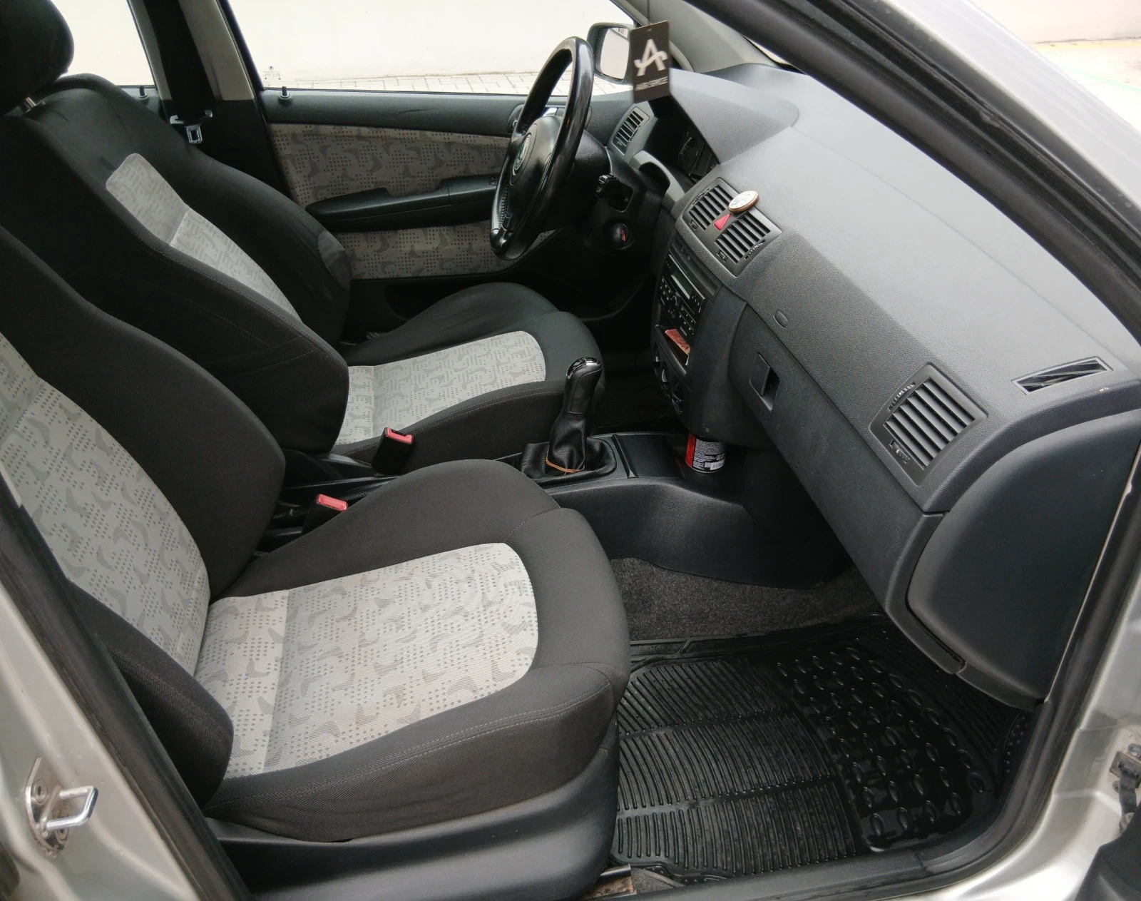 Skoda Fabia 1.9/TDI/101к.с., снимка 9 - Автомобили и джипове - 54481960