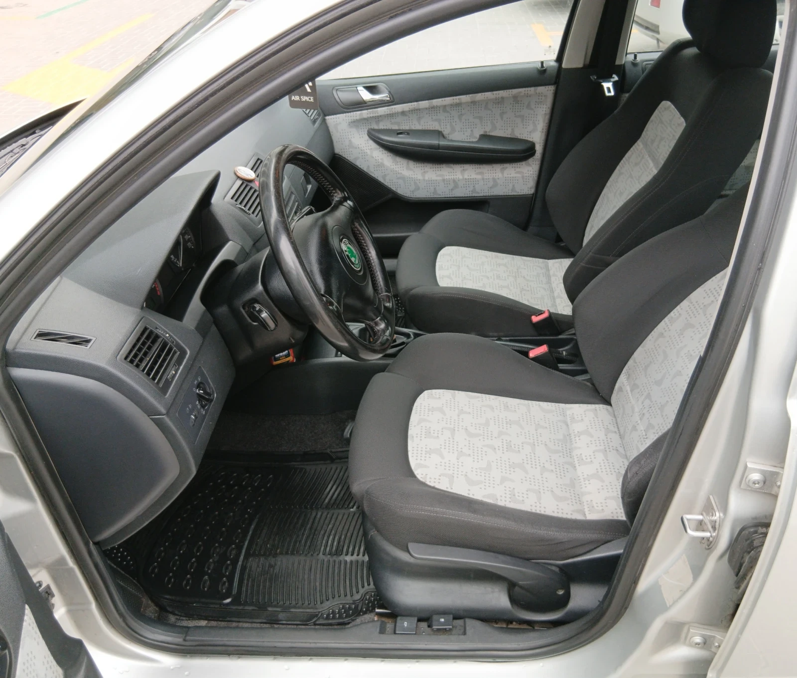 Skoda Fabia 1.9/TDI/101к.с., снимка 7 - Автомобили и джипове - 54481960