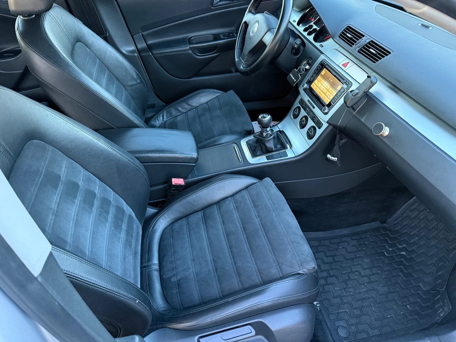 VW Passat * 2.0TDI* 140HP* HighLine* Navi* , снимка 10 - Автомобили и джипове - 54559118