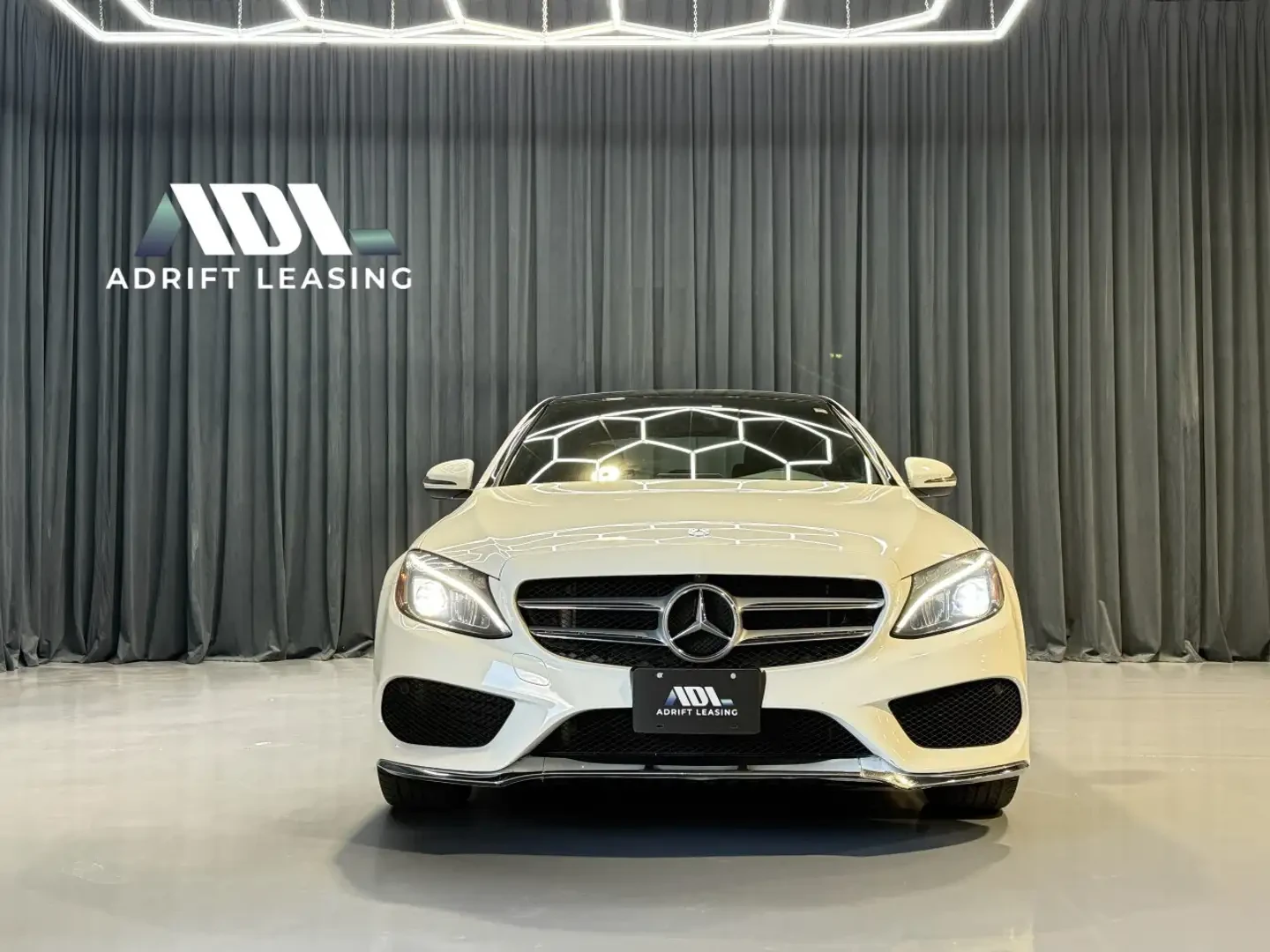 Mercedes-Benz C 300 AMG* Панорама * 4MATIC* 49к км, снимка 2 - Автомобили и джипове - 55198701