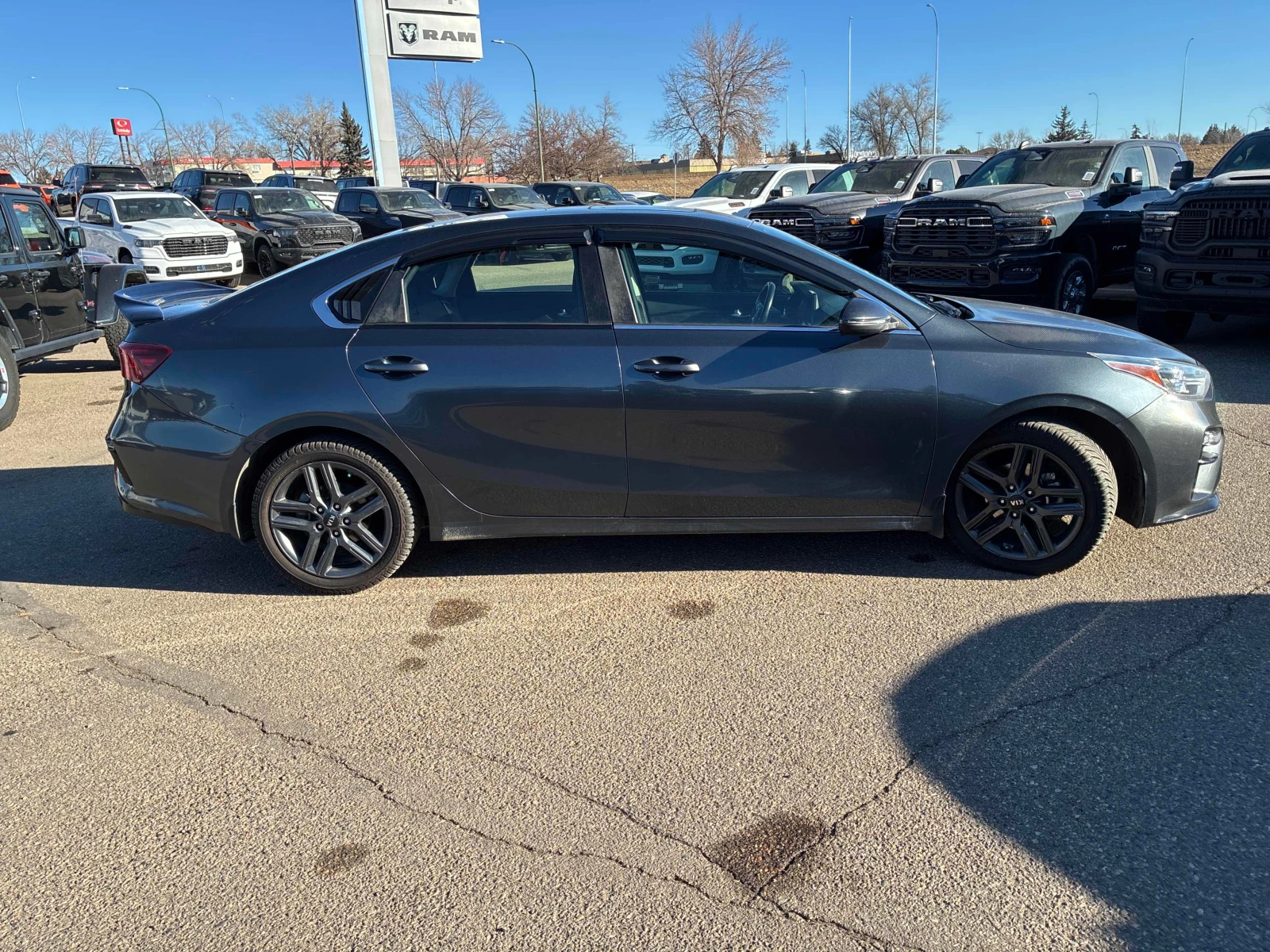 Kia Forte * IVT * CARFAX * ЦЕНА ДО БГ, снимка 3 - Автомобили и джипове - 56129163