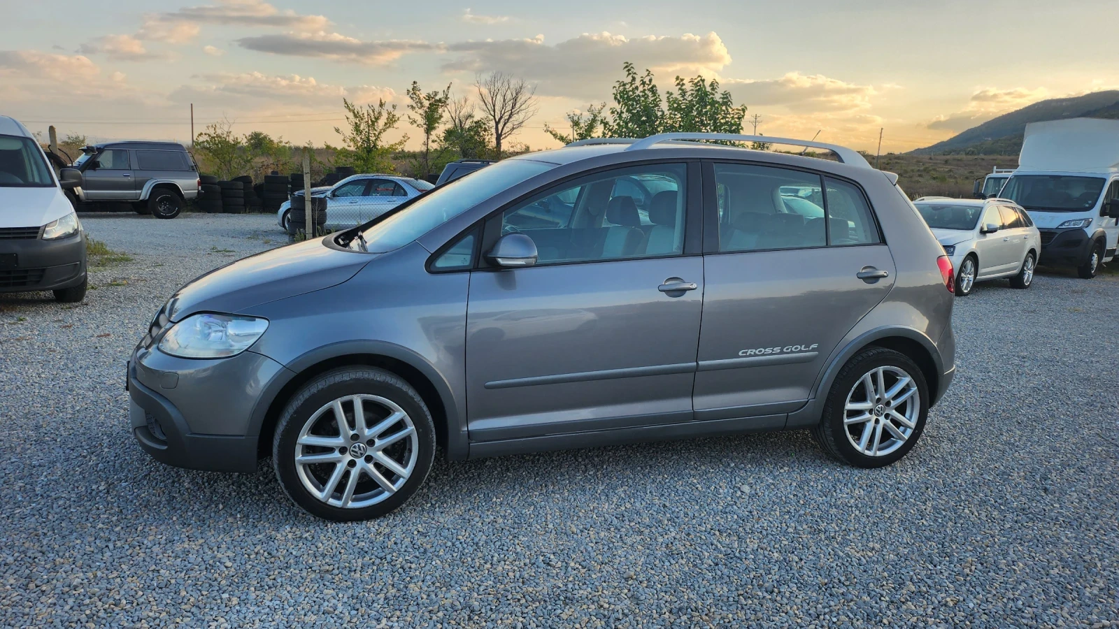 VW Golf Plus 1.9 TDI CROSS, снимка 7 - Автомобили и джипове - 56335312