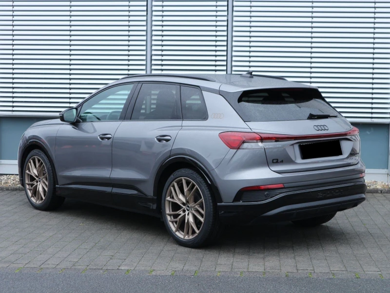 Audi Q4 50* EDITION-ONE* S-LINE* SONOS* MEMORY* DISTR* , снимка 2 - Автомобили и джипове - 50652579