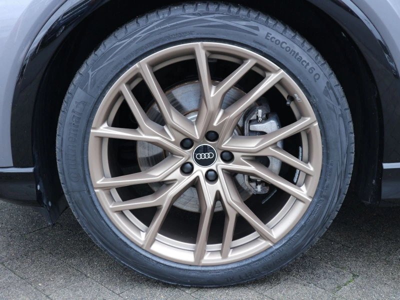 Audi Q4 50* EDITION-ONE* S-LINE* SONOS* MEMORY* DISTR* , снимка 4 - Автомобили и джипове - 50652579