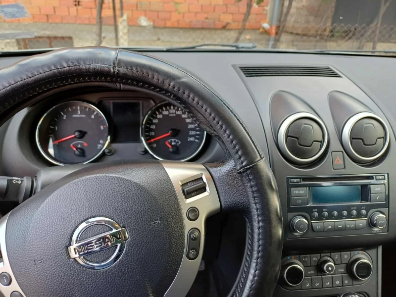 Nissan Qashqai, снимка 13 - Автомобили и джипове - 52569003