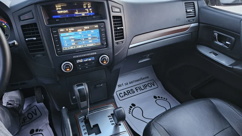 Mitsubishi Pajero 3.2 d...4x4..FULL, снимка 12 - Автомобили и джипове - 52726444