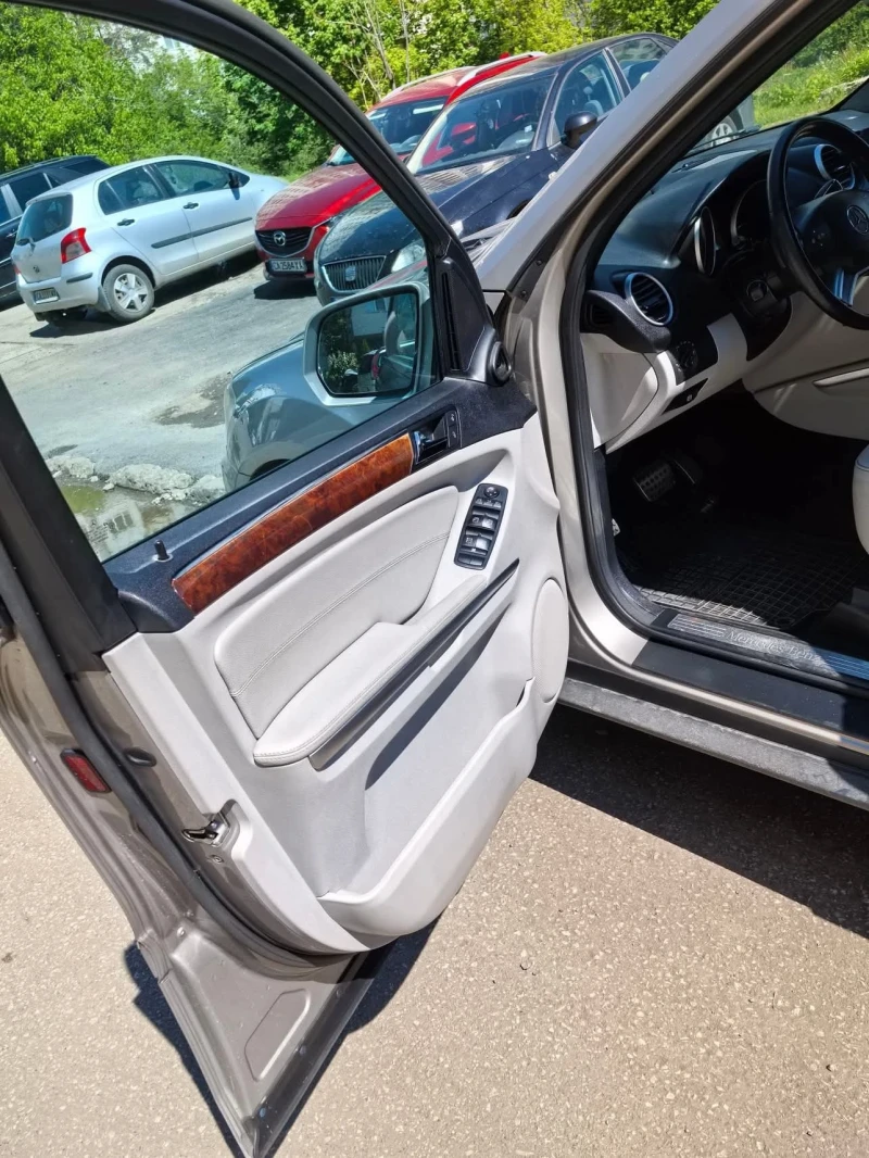 Mercedes-Benz ML 320, снимка 4 - Автомобили и джипове - 52968981