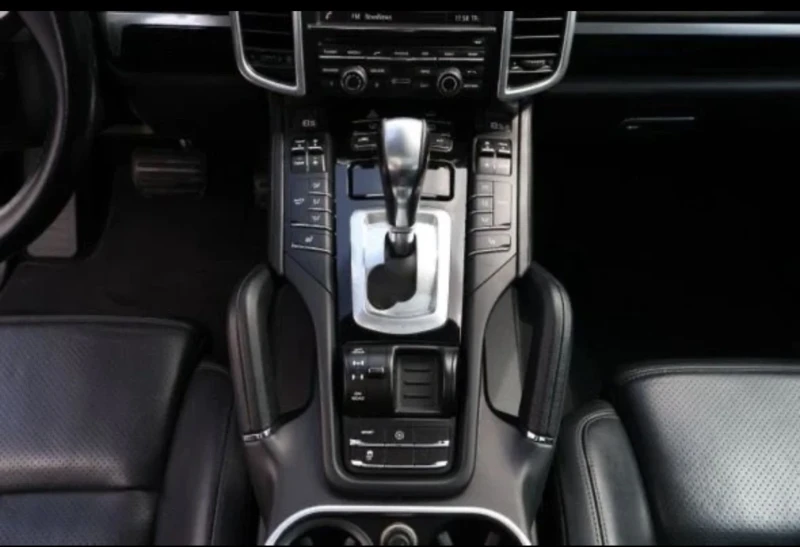 Porsche Cayenne, снимка 12 - Автомобили и джипове - 53136253