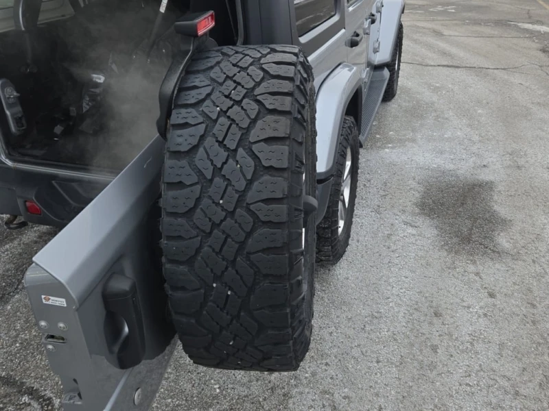 Jeep Wrangler * SAHARA * CARFAX * ФИНАНСИРАНЕ , снимка 15 - Автомобили и джипове - 53264088