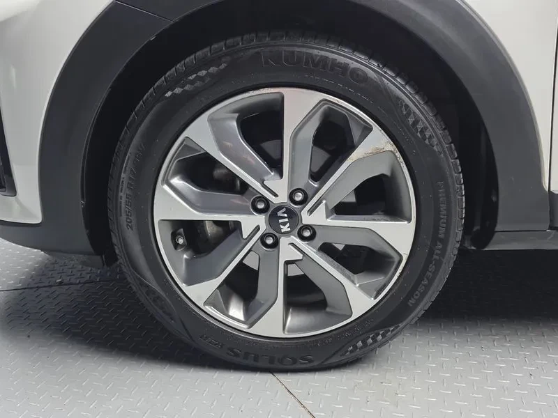 Kia Stonic DIESEL 1.6 PRESTIGE, снимка 5 - Автомобили и джипове - 55323337