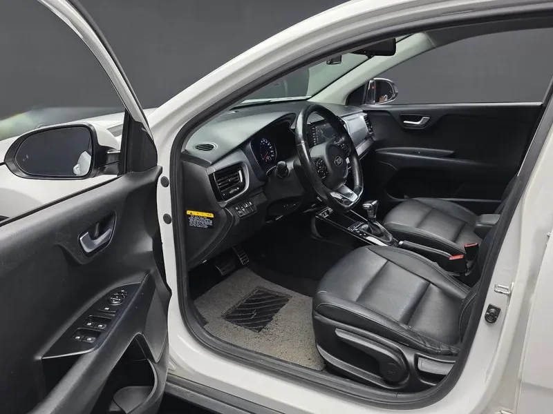 Kia Stonic DIESEL 1.6 PRESTIGE, снимка 10 - Автомобили и джипове - 55323337