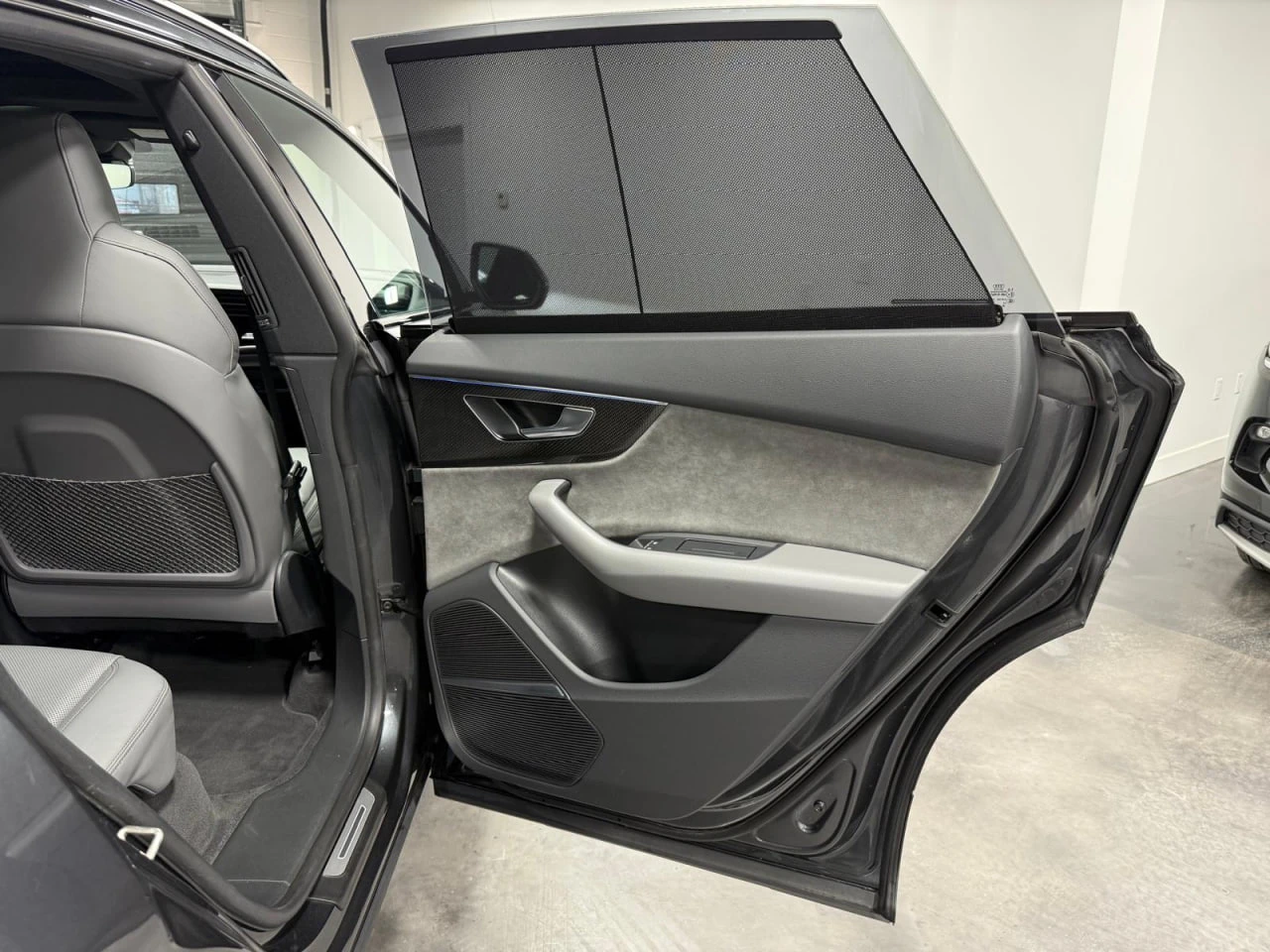 Audi SQ8 PREMIUM PLUS * ���������* 360* ���������* HEAD UP* | Mobile.bg � ����������� 11