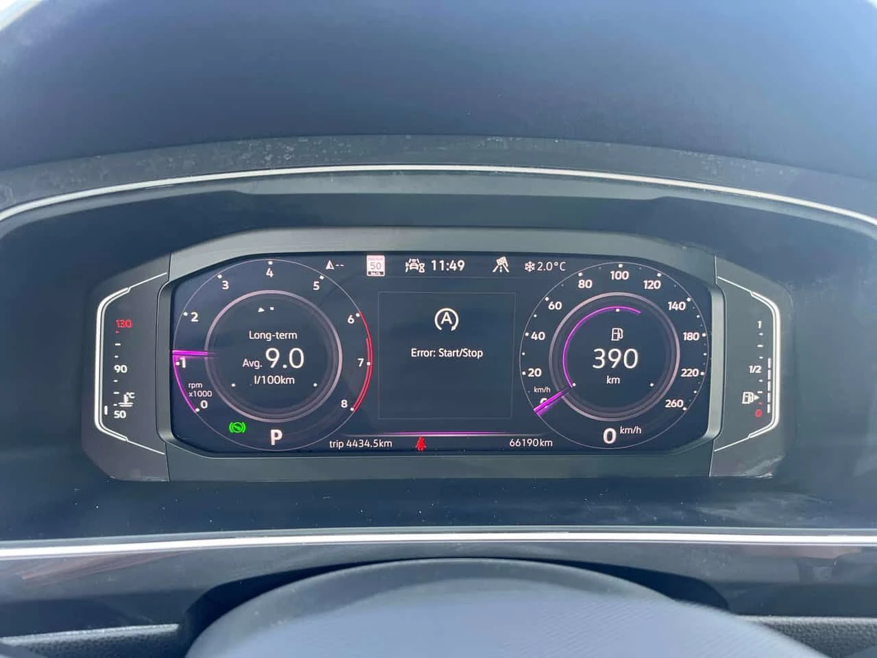 VW Tiguan * Highline R Line * ПАНО* ПОДГРЕВ* KEYLESS* , снимка 8 - Автомобили и джипове - 53966573