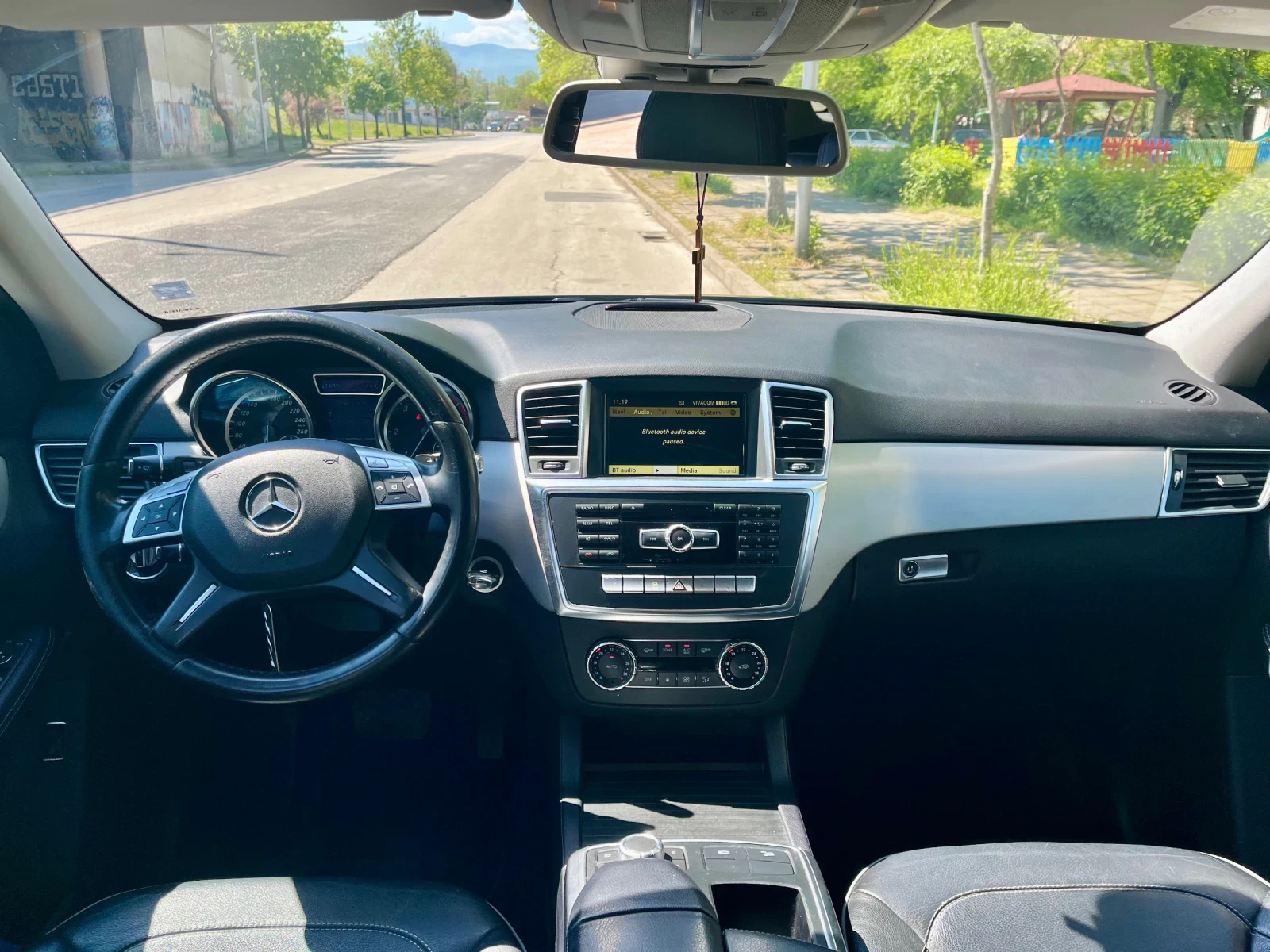 Mercedes-Benz ML 350 BlueTEC 4Matic, снимка 11 - Автомобили и джипове - 54489372