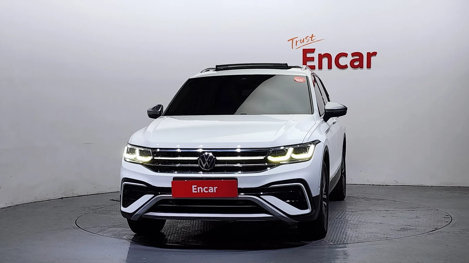 VW Tiguan * AWD* DIS* HUD* PANO* 360*  | Mobile.bg � ����������� 3