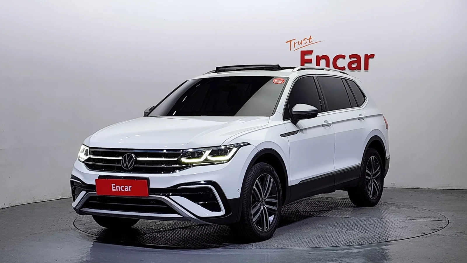 VW Tiguan * AWD* DIS* HUD* PANO* 360*  | Mobile.bg � ����������� 1