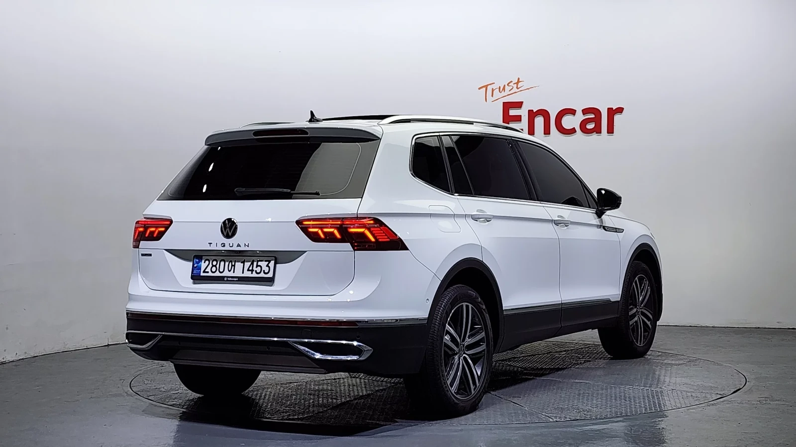 VW Tiguan * AWD* DIS* HUD* PANO* 360*  | Mobile.bg � ����������� 2