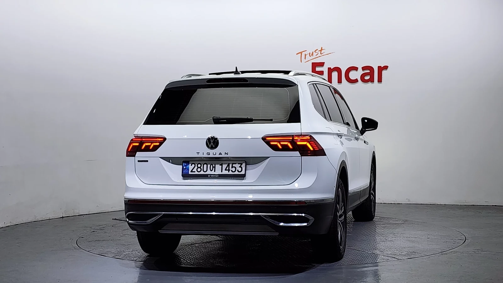 VW Tiguan * AWD* DIS* HUD* PANO* 360*  | Mobile.bg � ����������� 4