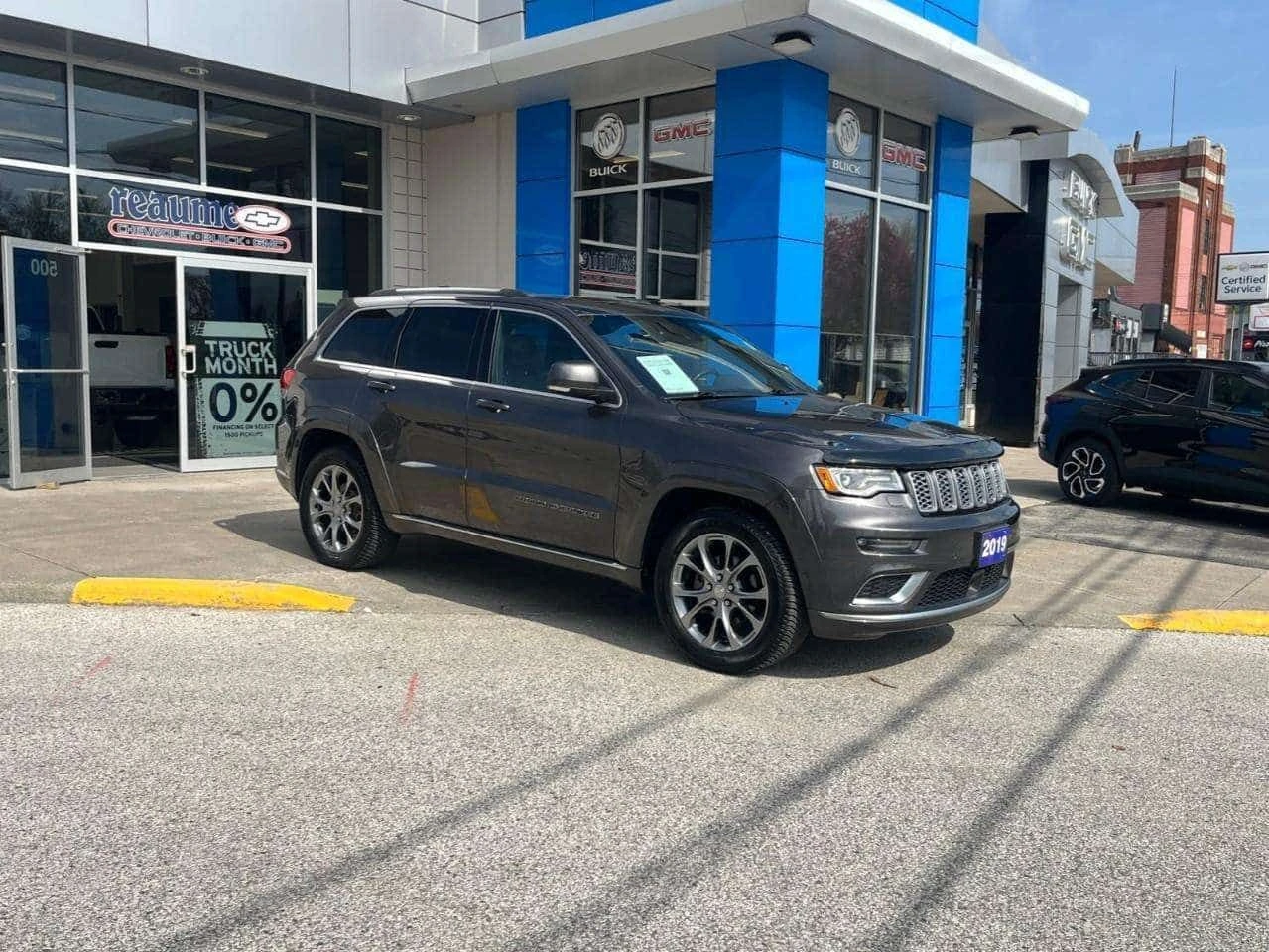 Jeep Grand cherokee * Summit * Фиксирана цена до БГ * CARFAX * FULL * , снимка 3 - Автомобили и джипове - 54638576