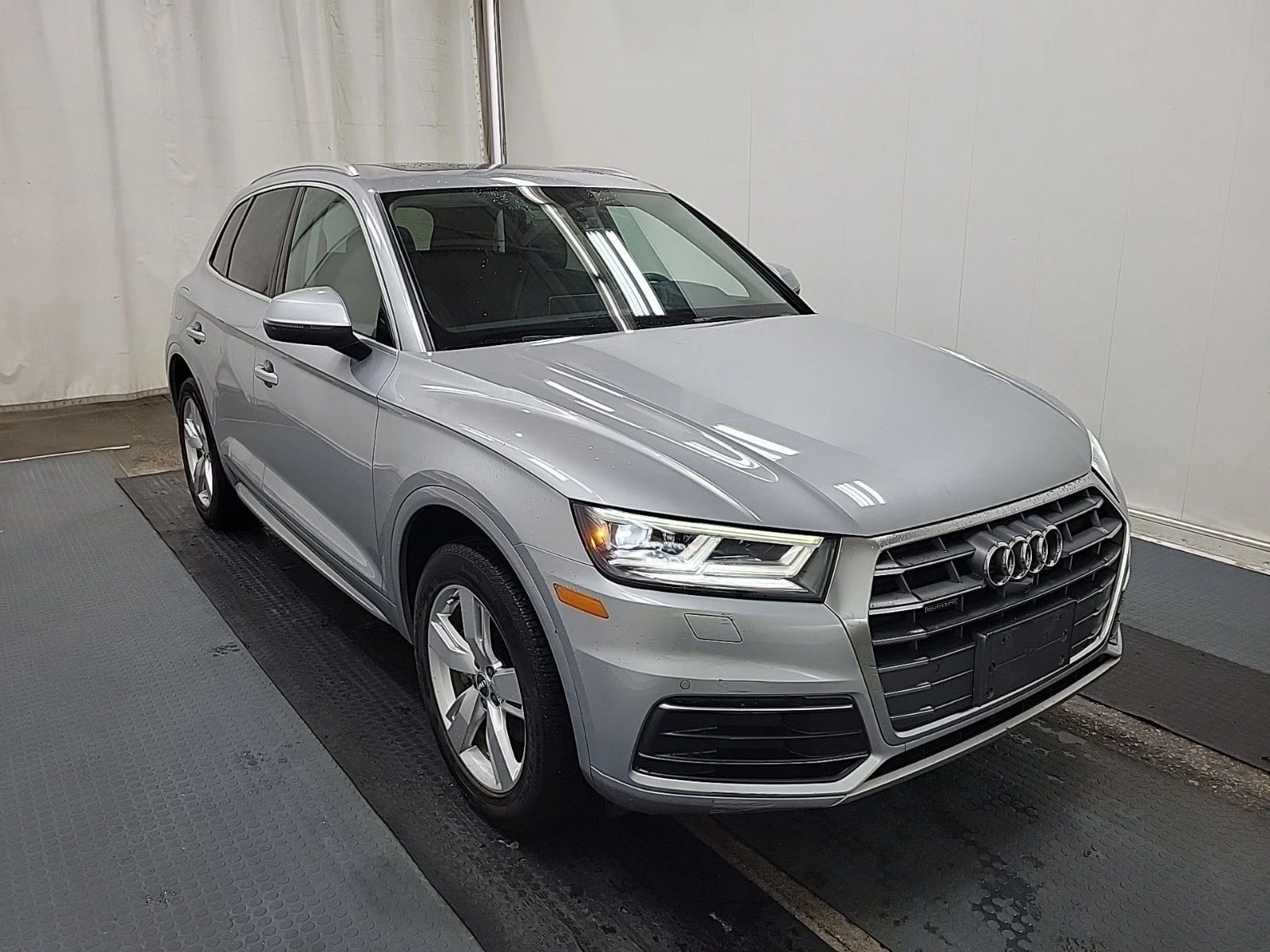 Audi Q5 * TECHNIK * 360КАМЕРИ* ПОДГРЕВ* ДВА КЛЮЧА* , снимка 2 - Автомобили и джипове - 56082787