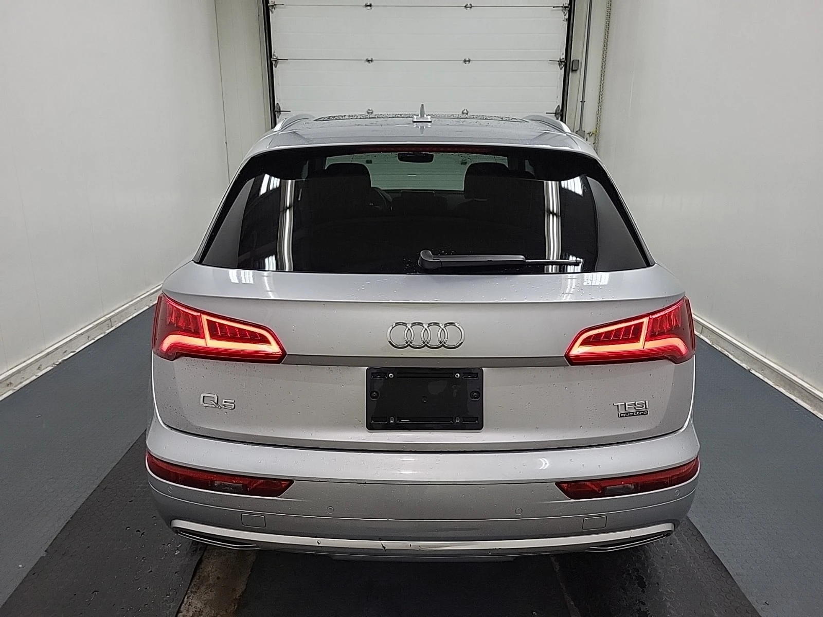Audi Q5 * TECHNIK * 360КАМЕРИ* ПОДГРЕВ* ДВА КЛЮЧА* , снимка 17 - Автомобили и джипове - 56082787