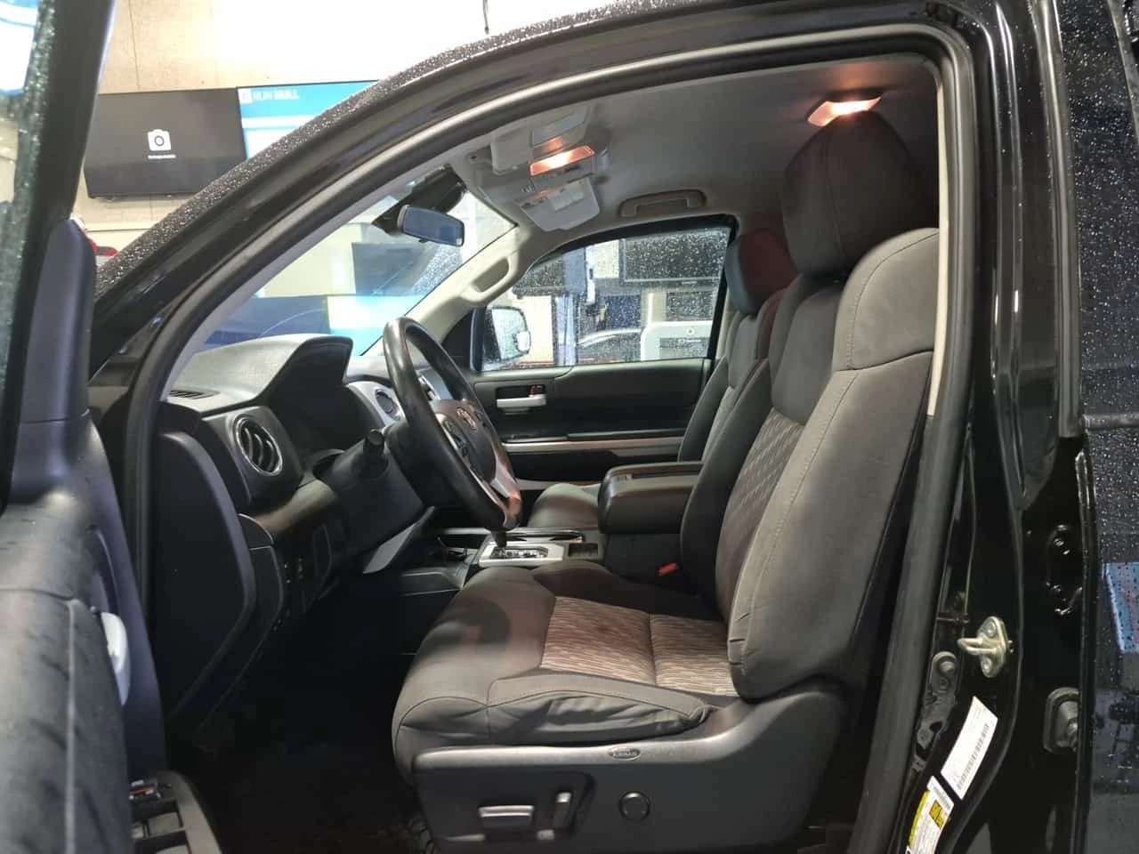 Toyota Tundra * CREW CAB STD BED* АВТОКРЕДИТ* , снимка 5 - Автомобили и джипове - 56231084