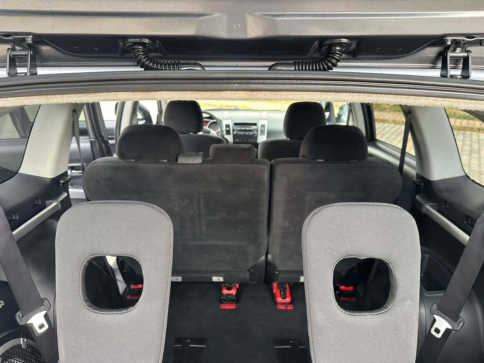 Mitsubishi Outlander 2.0TDI 4x4* 7 места* , снимка 9 - Автомобили и джипове - 56241650