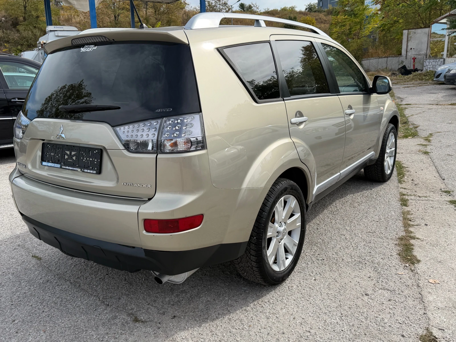 Mitsubishi Outlander 2.4/уникат, снимка 5 - Автомобили и джипове - 56643268
