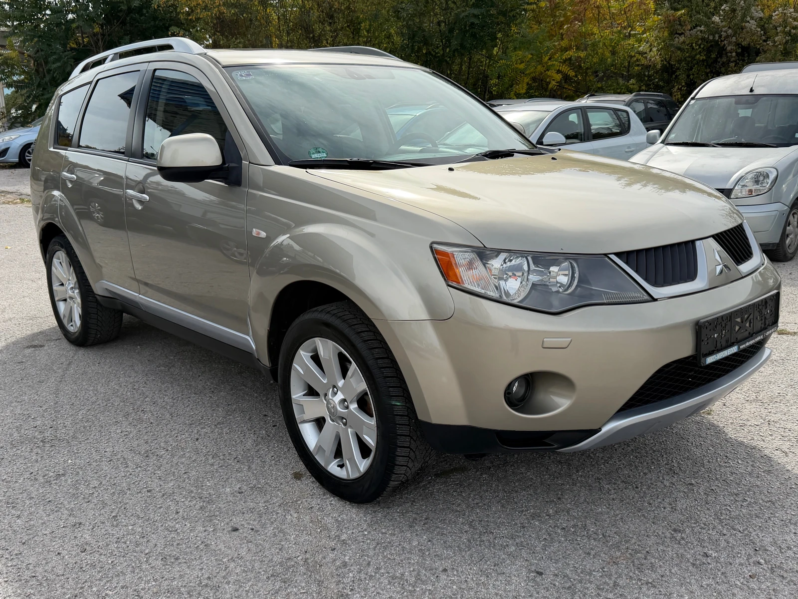 Mitsubishi Outlander 2.4/уникат, снимка 2 - Автомобили и джипове - 56643268