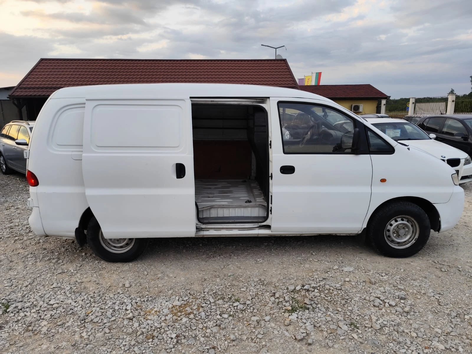 Hyundai H1 2.5 дизел Италия Реални километра - изображение 5