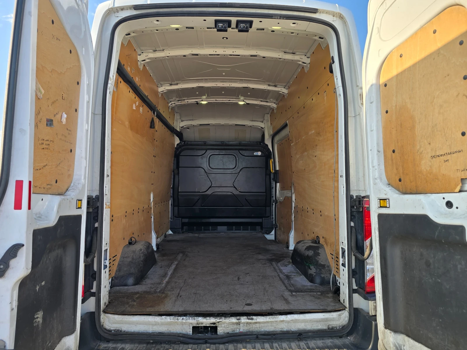 Ford Transit 2.0D 170 кс ЕВРО 6 Дълга база Висок Таван - изображение 9