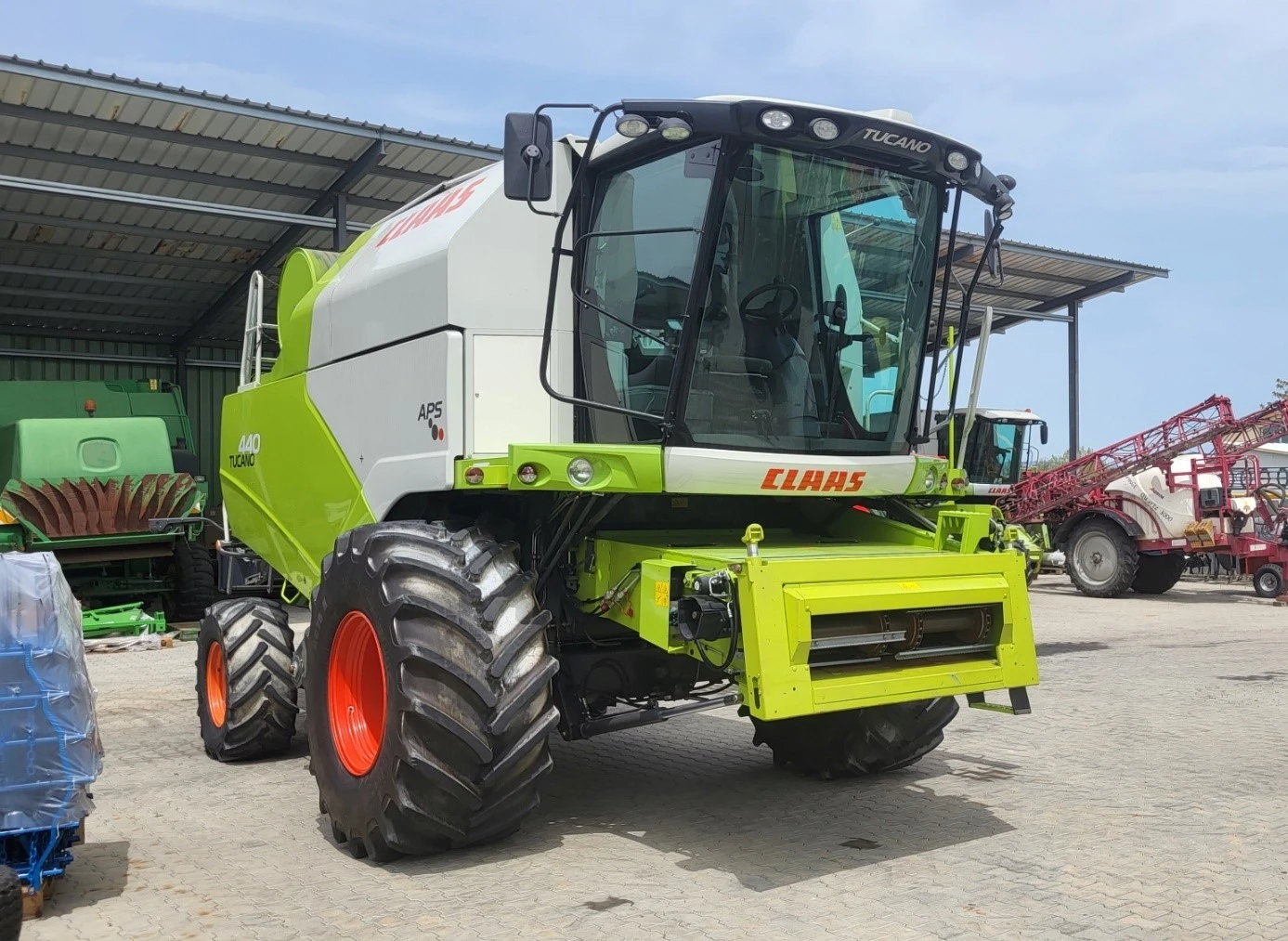 Комбайн Claas TUCANO 440 - изображение 6