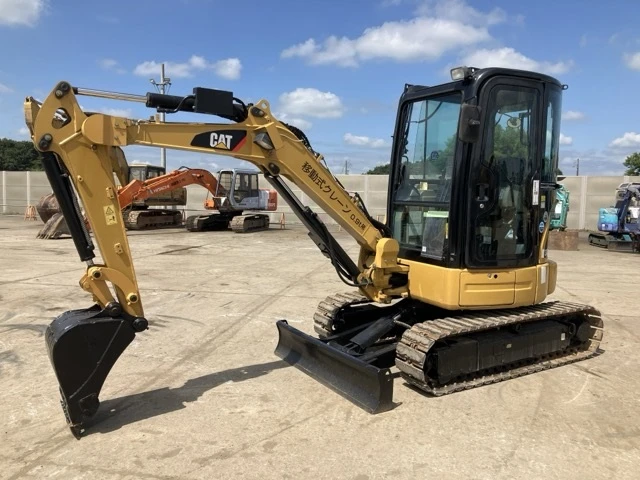 Багер Cat 303CCR - ОЧАКВАН 18.12.2026!!!