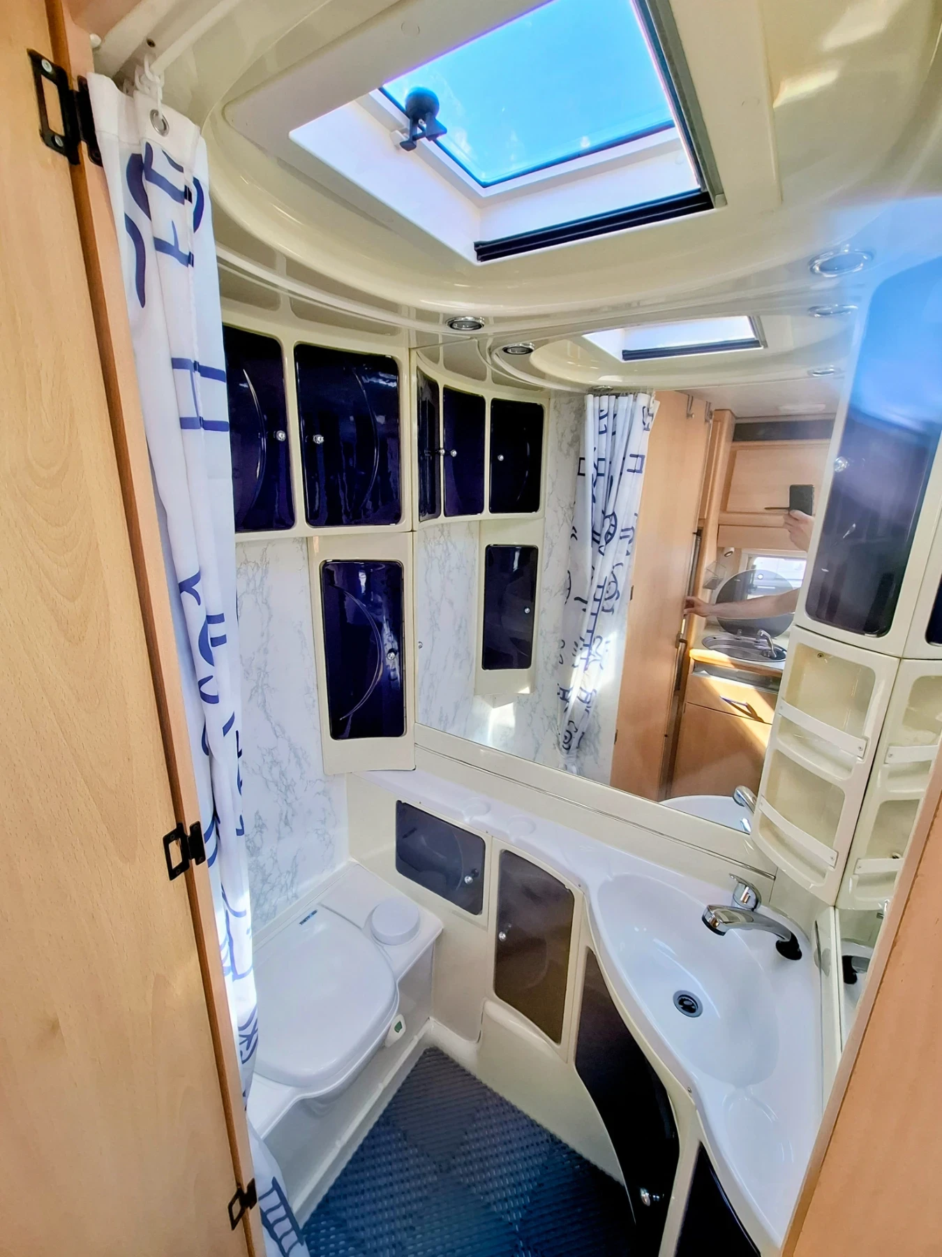 Кемпер Mercedes-Benz TEC Hymer 313 CDI, снимка 16 - Каравани и кемпери - 54129191