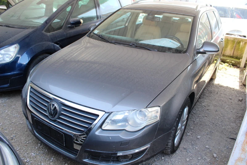 VW Passat 2.0TDI 4х4 , снимка 11 - Автомобили и джипове - 47403623