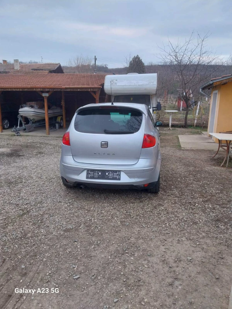 Seat Altea 1.9 BXE Tdi, снимка 4 - Автомобили и джипове - 49143597