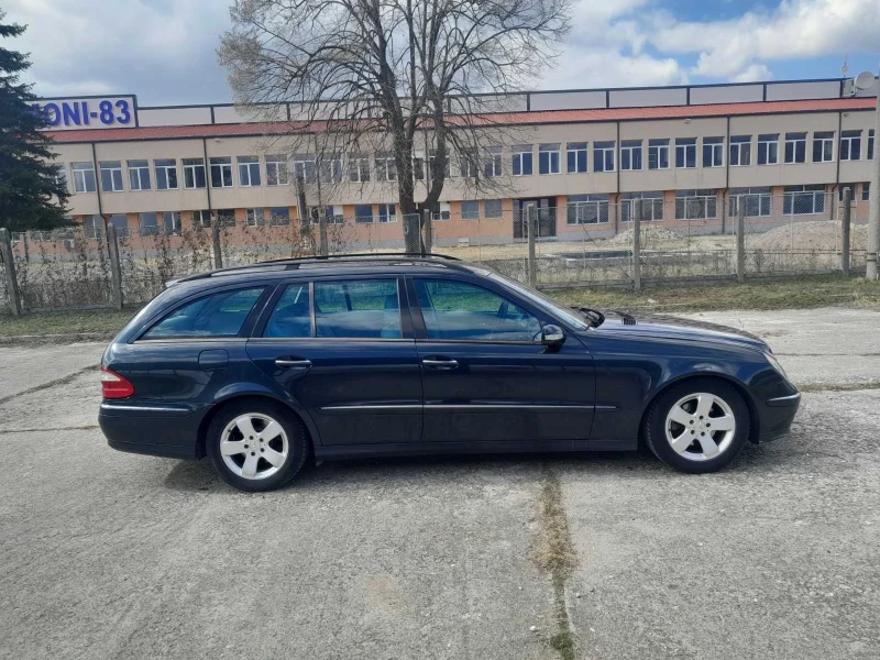 Mercedes-Benz E 220, снимка 3 - Автомобили и джипове - 49344465