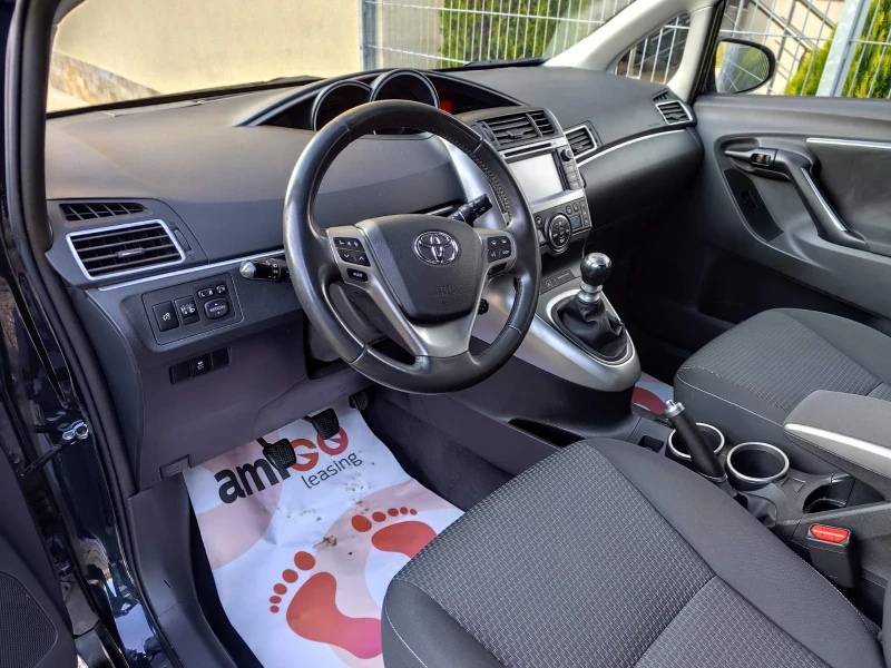 Toyota Verso 1.6, снимка 7 - Автомобили и джипове - 52378593