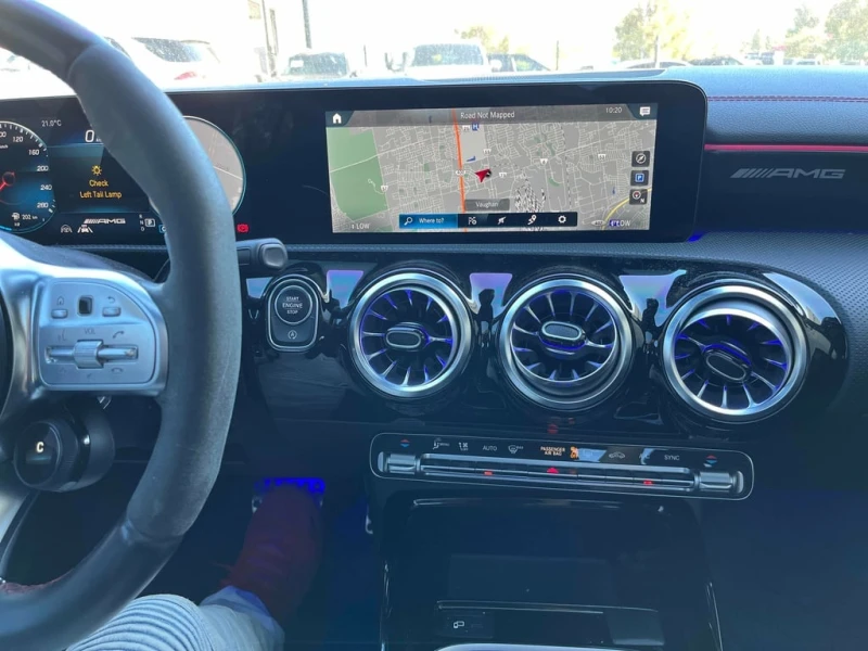 Mercedes-Benz CLA * AMG 35 * CARFAX * БЕЗ ПЪРВОНАЧАЛНА ВНОСКА, снимка 9 - Автомобили и джипове - 52943464