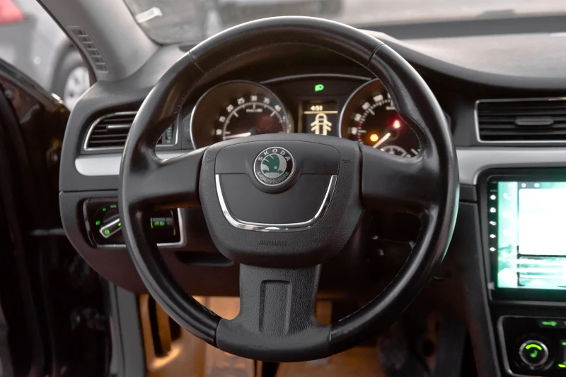 Skoda Superb 2.0tdi 170ks 4x4, снимка 13 - Автомобили и джипове - 52952031