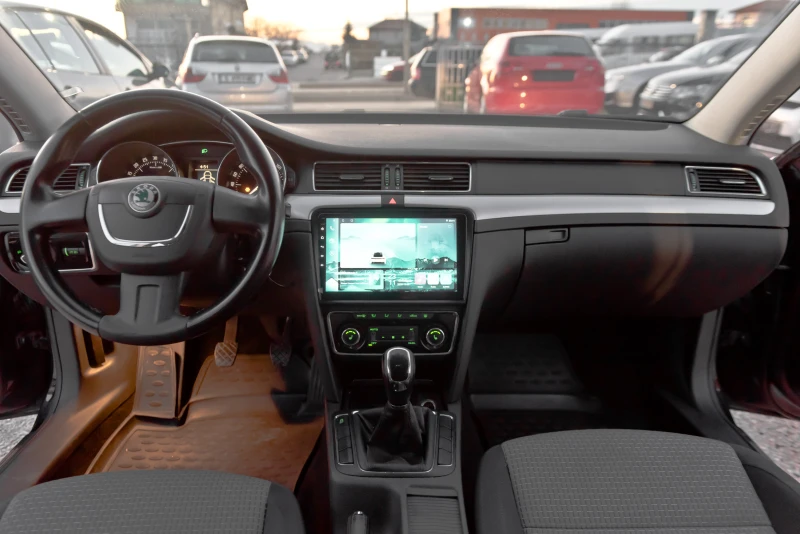 Skoda Superb 2.0tdi 170ks 4x4, снимка 11 - Автомобили и джипове - 52952031