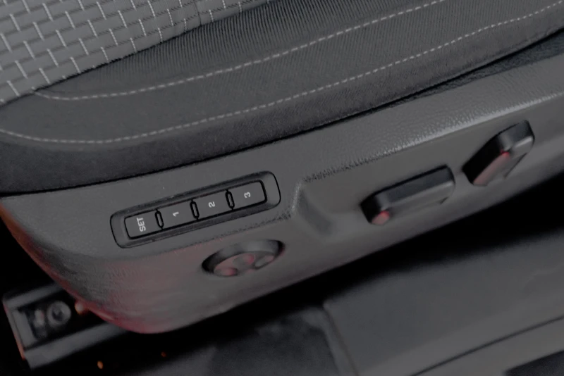 Skoda Superb 2.0tdi 170ks 4x4, снимка 12 - Автомобили и джипове - 52952031