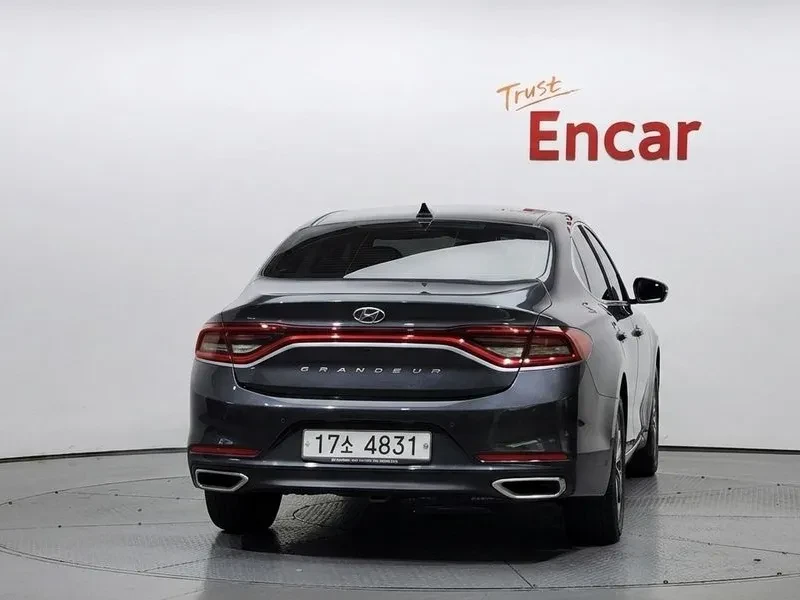 Hyundai Grandeur 2.4 Premium, снимка 4 - Автомобили и джипове - 55938333